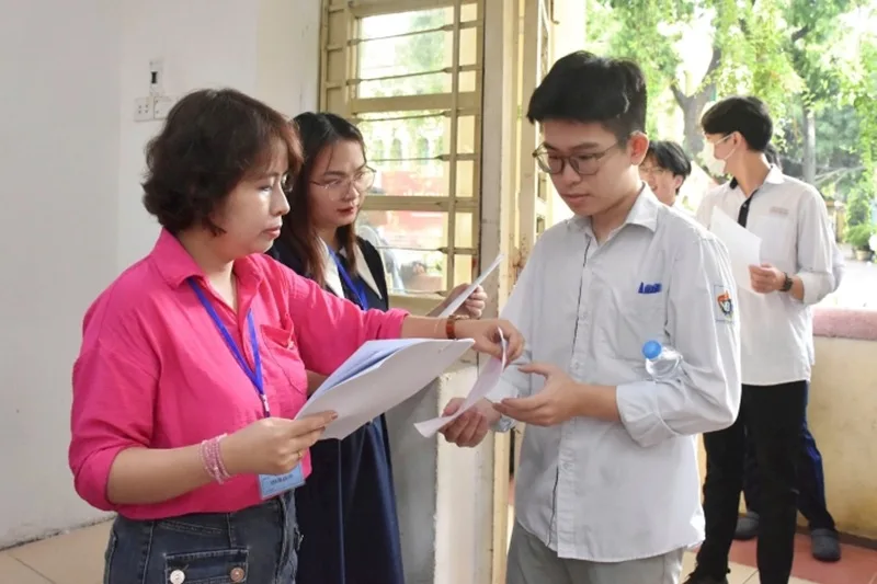 Công thức cách tính điểm thi tốt nghiệp THPT phối hợp giữa điểm bài thi và học bạ lớp 12.