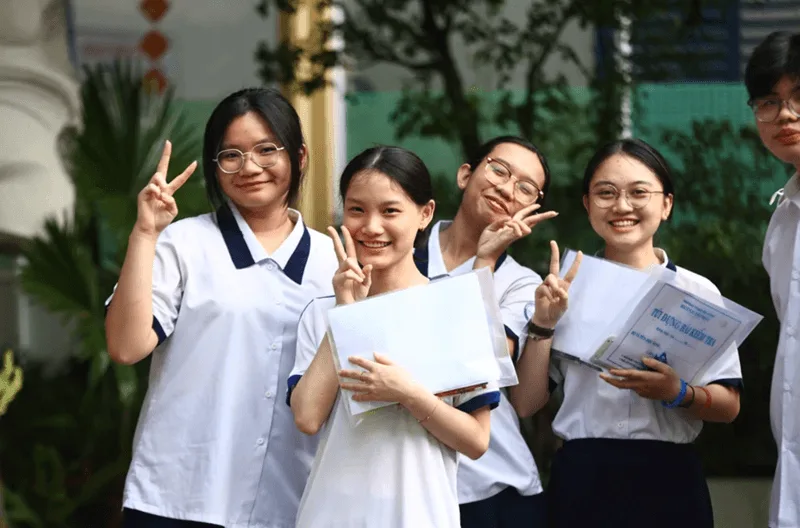 Học sinh cần lưu ý ôn tập kỹ để tránh bị điểm liệt (từ 1.0 điểm trở xuống) ở tất cả các môn.