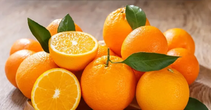 Cam tươi chứa hàm lượng lớn vitamin C, chất xơ và các khoáng chất thiết yếu cho cơ thể.
